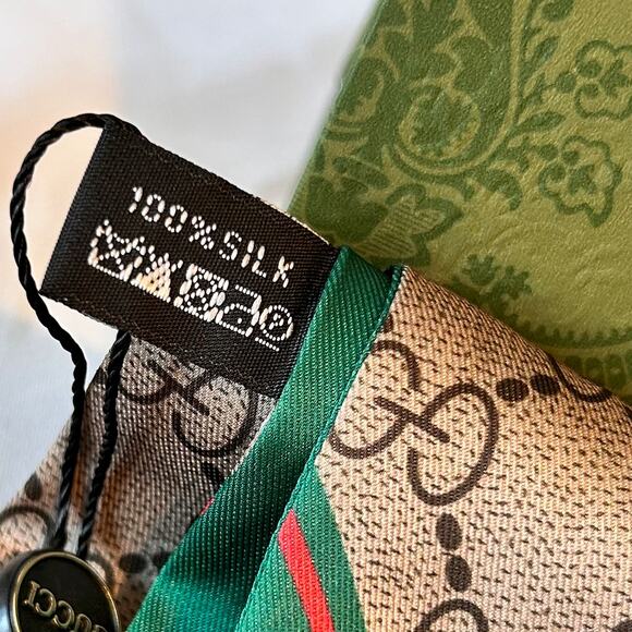 Gucci Green and Red Silk Scarf - Picture 5 of 7